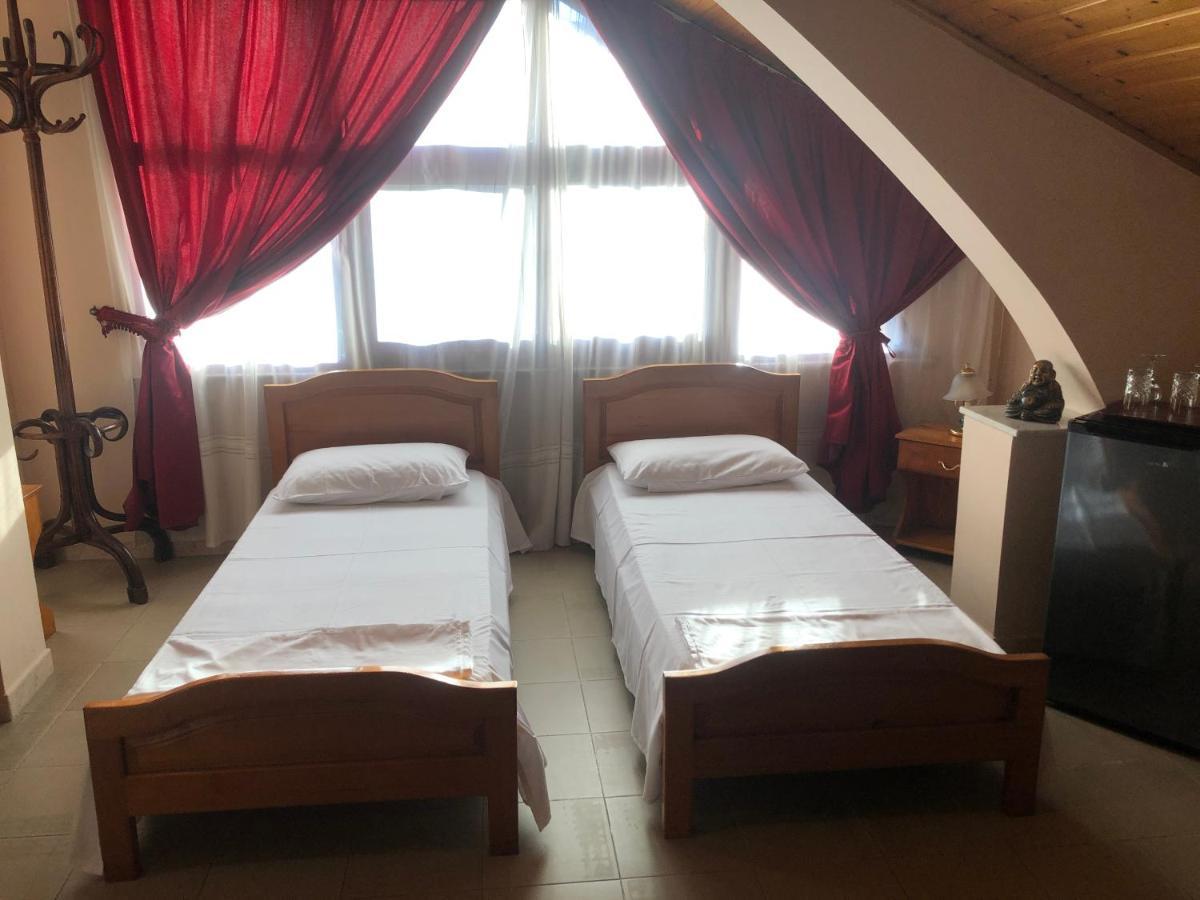 Hotel Pepeto Durrës Buitenkant foto