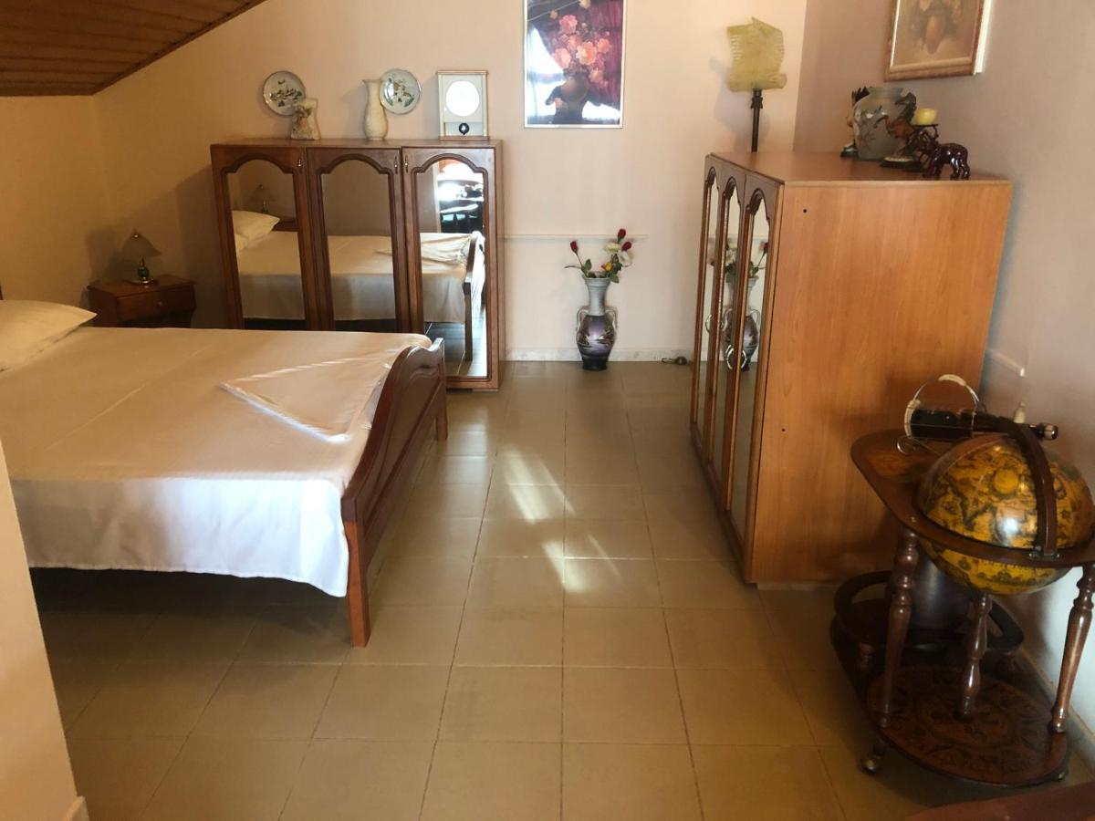 Hotel Pepeto Durrës Buitenkant foto