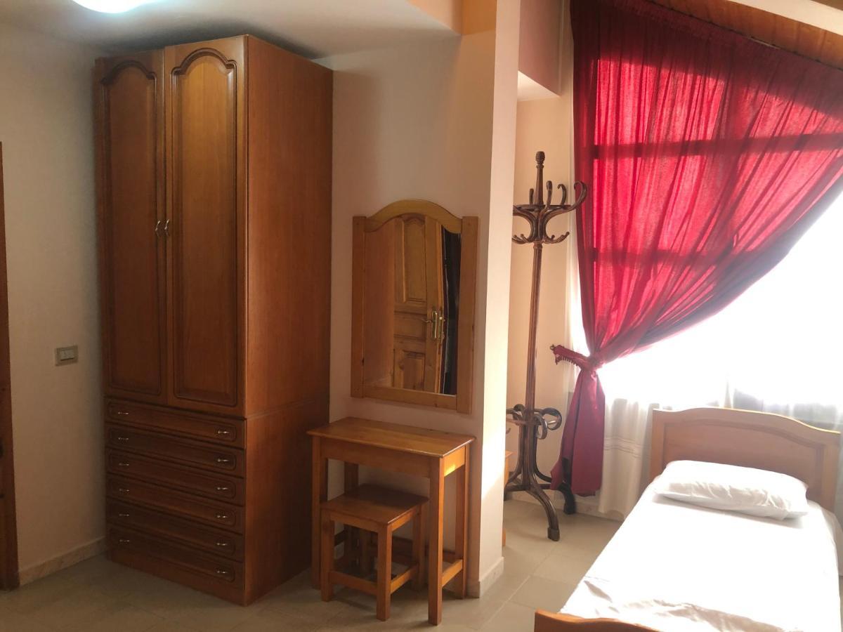 Hotel Pepeto Durrës Buitenkant foto
