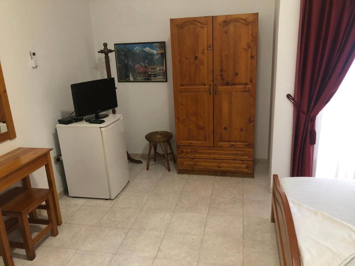Hotel Pepeto Durrës Buitenkant foto