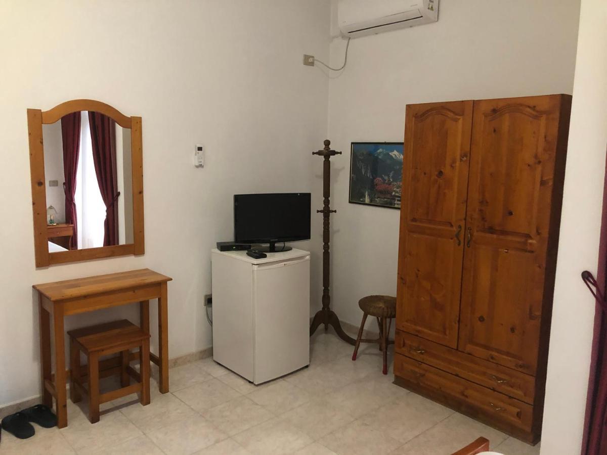 Hotel Pepeto Durrës Buitenkant foto