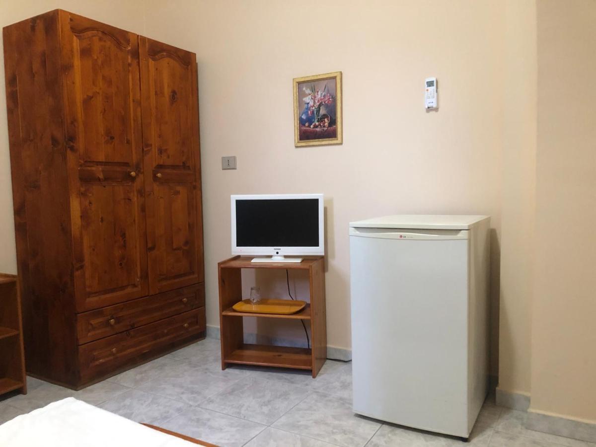 Hotel Pepeto Durrës Buitenkant foto