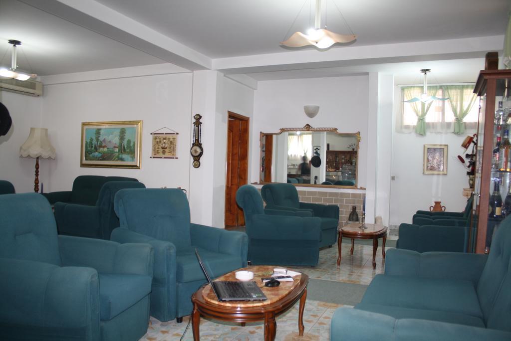 Hotel Pepeto Durrës Buitenkant foto
