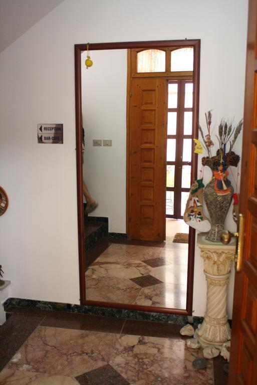 Hotel Pepeto Durrës Buitenkant foto